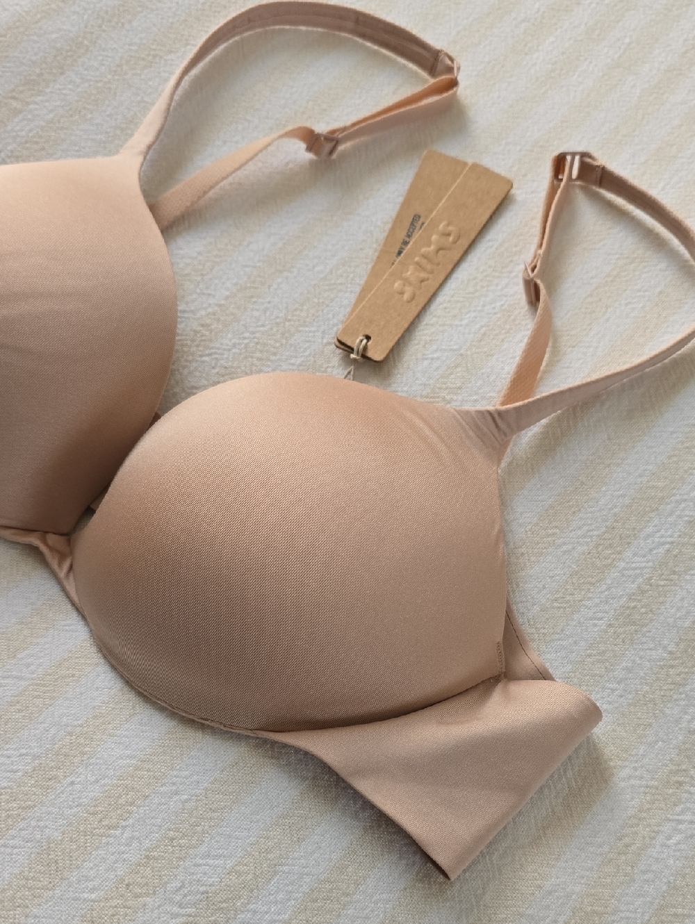 SKIMS Ultimate Push Up Plunge Bra Size:32B Mica - Picture 2 of 5